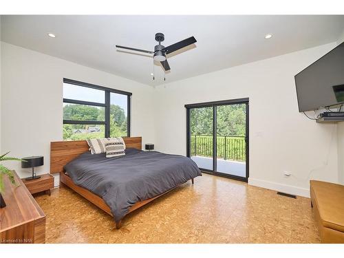 1508 Gregory Road, St. Catharines, ON - Indoor Photo Showing Bedroom