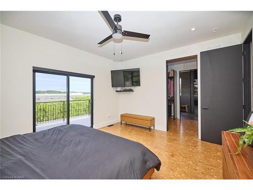 1508 Gregory Road, St. Catharines, ON - Indoor Photo Showing Bedroom