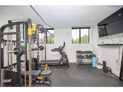 1508 Gregory Road, St. Catharines, ON - Indoor Photo Showing Gym Room