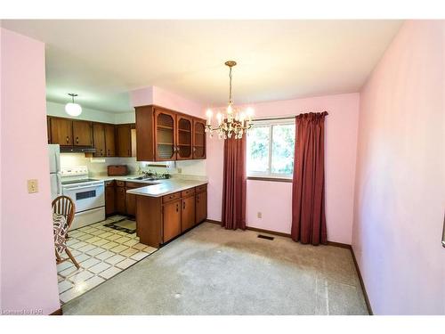 24 Shade Tree Crescent, St. Catharines, ON - Indoor Photo Showing Kitchen