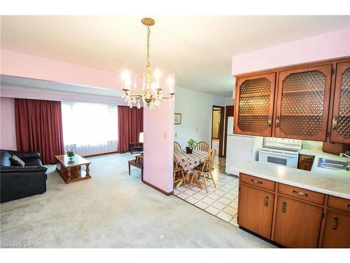 24 Shade Tree Crescent, St. Catharines, ON - Indoor Photo Showing Other Room