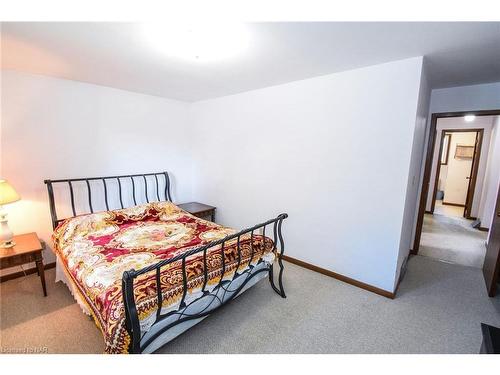 24 Shade Tree Crescent, St. Catharines, ON - Indoor Photo Showing Bedroom