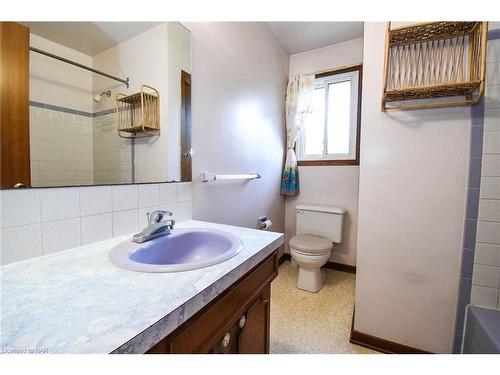 24 Shade Tree Crescent, St. Catharines, ON - Indoor Photo Showing Bathroom