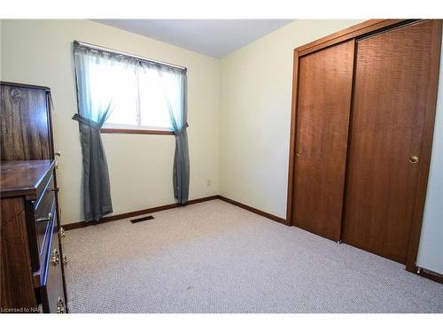 24 Shade Tree Crescent, St. Catharines, ON - Indoor Photo Showing Other Room