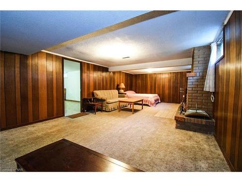 24 Shade Tree Crescent, St. Catharines, ON - Indoor Photo Showing Other Room