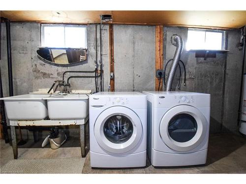 24 Shade Tree Crescent, St. Catharines, ON - Indoor Photo Showing Laundry Room