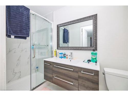 13 Winterberry Blvd Boulevard, Thorold, ON - Indoor Photo Showing Bathroom