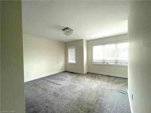 7729 Hackberry Trail, Niagara Falls, ON - Indoor Photo Showing Other Room