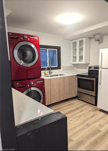 4597 Cataract Avenue, Niagara Falls, ON - Indoor Photo Showing Laundry Room