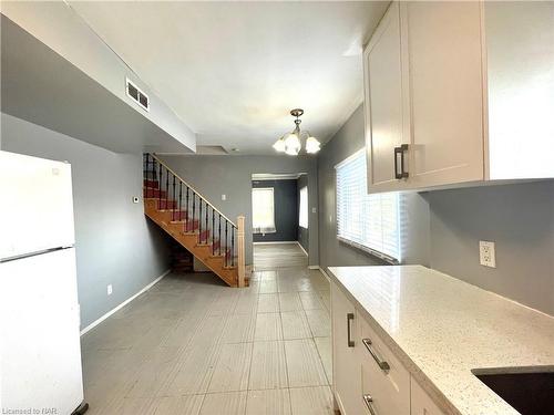 495 Grandview Road, Fort Erie, ON - Indoor Photo Showing Kitchen