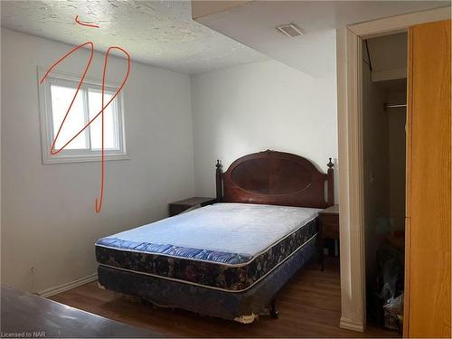 495 Grandview Road, Fort Erie, ON - Indoor Photo Showing Bedroom