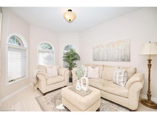 39 Westland Street, St. Catharines, ON - Indoor Photo Showing Living Room