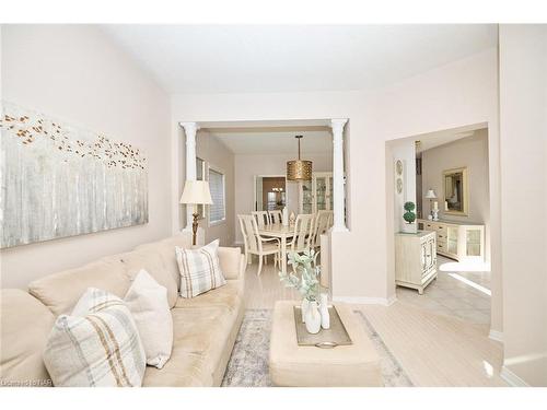 39 Westland Street, St. Catharines, ON - Indoor Photo Showing Living Room