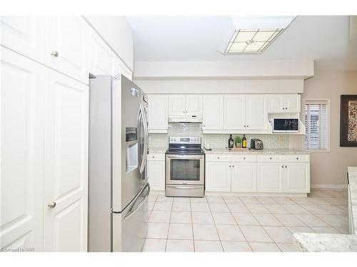 39 Westland Street, St. Catharines, ON - Indoor Photo Showing Kitchen