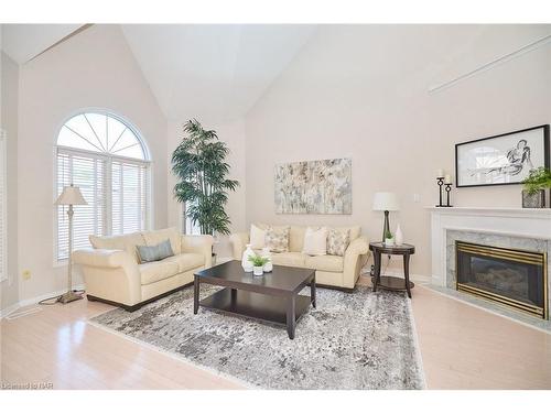 39 Westland Street, St. Catharines, ON - Indoor Photo Showing Living Room With Fireplace