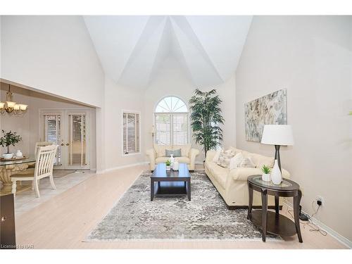 39 Westland Street, St. Catharines, ON - Indoor Photo Showing Living Room