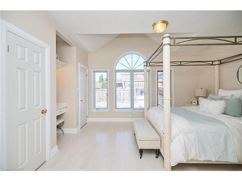 39 Westland Street, St. Catharines, ON - Indoor Photo Showing Bedroom