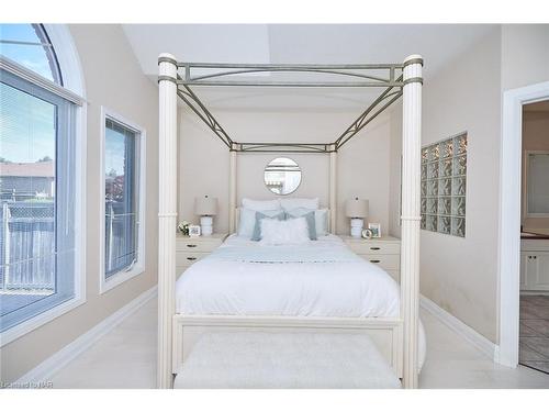 39 Westland Street, St. Catharines, ON - Indoor Photo Showing Bedroom