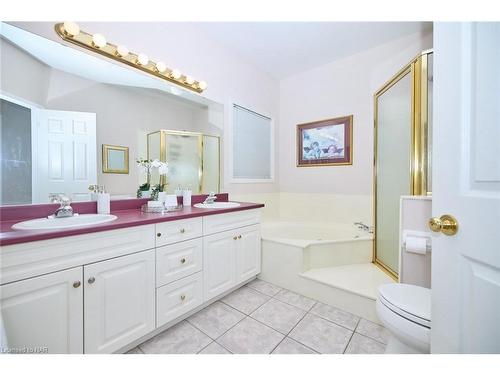 39 Westland Street, St. Catharines, ON - Indoor Photo Showing Bathroom