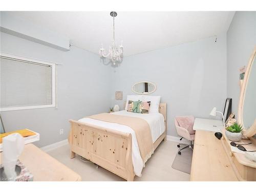 39 Westland Street, St. Catharines, ON - Indoor Photo Showing Bedroom