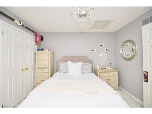 39 Westland Street, St. Catharines, ON - Indoor Photo Showing Bedroom
