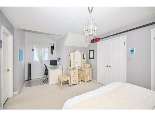 39 Westland Street, St. Catharines, ON - Indoor Photo Showing Bedroom