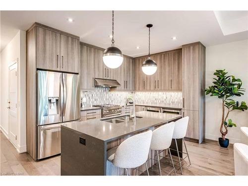 5-7276 Optimist Lane Lane, Niagara Falls, ON - Indoor Photo Showing Kitchen With Double Sink With Upgraded Kitchen