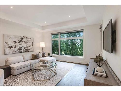 5-7276 Optimist Lane Lane, Niagara Falls, ON - Indoor Photo Showing Living Room