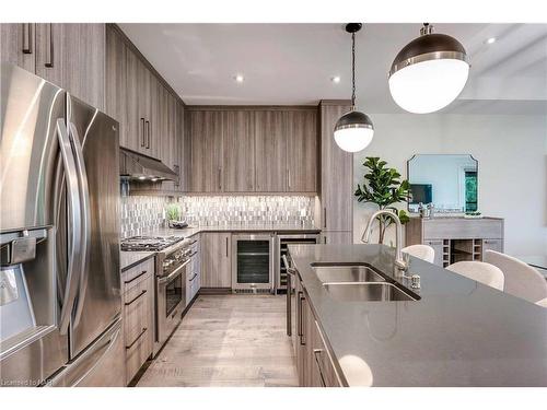 5-7276 Optimist Lane Lane, Niagara Falls, ON - Indoor Photo Showing Kitchen With Double Sink With Upgraded Kitchen