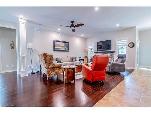 77 Michael Drive, Welland, ON - Indoor Photo Showing Living Room With Fireplace