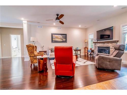 77 Michael Drive, Welland, ON - Indoor Photo Showing Living Room With Fireplace