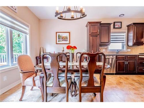 77 Michael Drive, Welland, ON - Indoor Photo Showing Dining Room