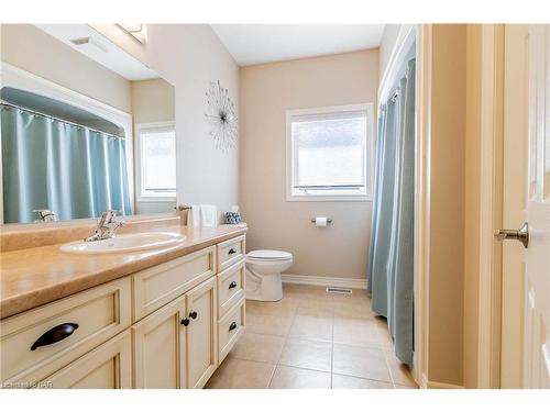 77 Michael Drive, Welland, ON - Indoor Photo Showing Bathroom