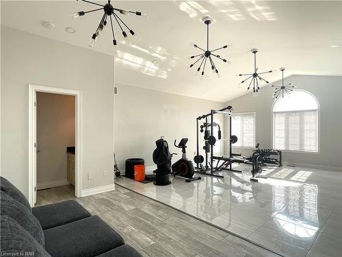 4956 Dorchester Road, Niagara Falls, ON - Indoor Photo Showing Gym Room