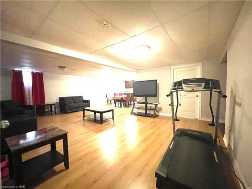 4956 Dorchester Road, Niagara Falls, ON - Indoor Photo Showing Gym Room