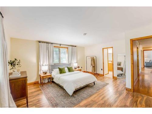 29 Dundas Crescent, St. Catharines, ON - Indoor Photo Showing Bedroom