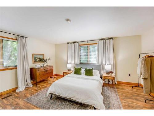 29 Dundas Crescent, St. Catharines, ON - Indoor Photo Showing Bedroom