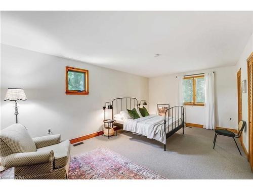 29 Dundas Crescent, St. Catharines, ON - Indoor Photo Showing Bedroom