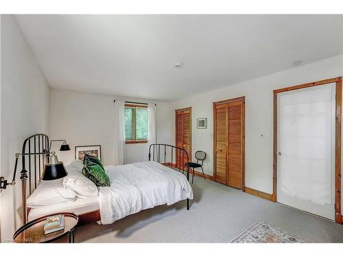 29 Dundas Crescent, St. Catharines, ON - Indoor Photo Showing Bedroom