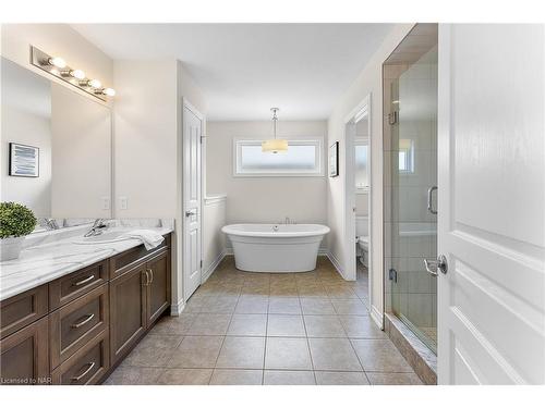 689 Brian Street, Fort Erie, ON - Indoor Photo Showing Bathroom