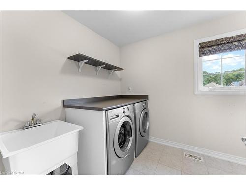 689 Brian Street, Fort Erie, ON - Indoor Photo Showing Laundry Room