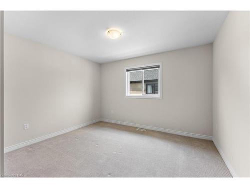 689 Brian Street, Fort Erie, ON - Indoor Photo Showing Other Room