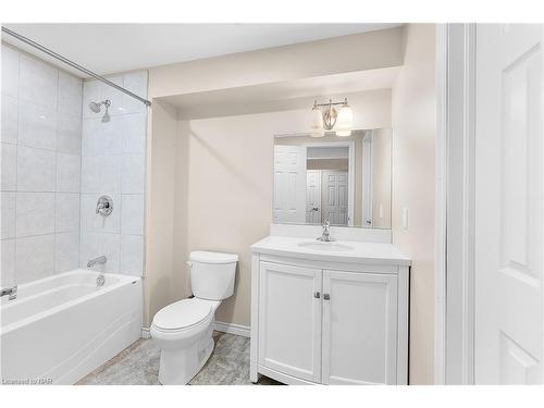 689 Brian Street, Fort Erie, ON - Indoor Photo Showing Bathroom