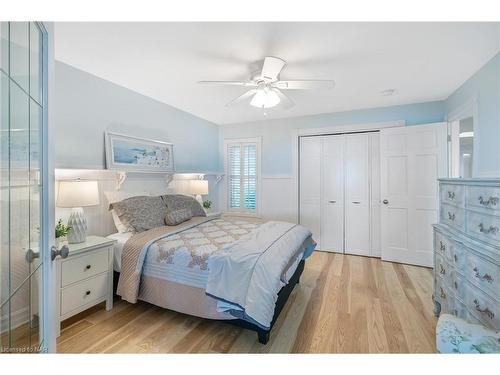 294 Prospect Point Road S, Ridgeway, ON - Indoor Photo Showing Bedroom