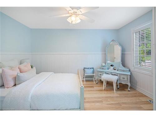 294 Prospect Point Road S, Ridgeway, ON - Indoor Photo Showing Bedroom