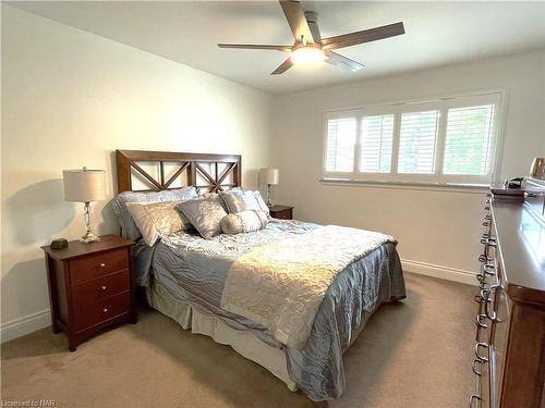 3533 Gainsborough Avenue, Niagara Falls, ON - Indoor Photo Showing Bedroom