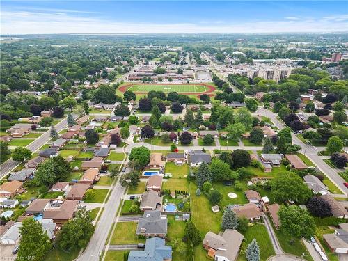 3533 Gainsborough Avenue, Niagara Falls, ON - Outdoor With View
