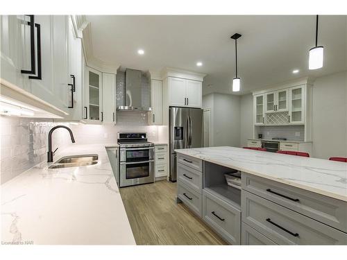 677 Stanley Street, Port Colborne, ON - Indoor Photo Showing Kitchen With Double Sink With Upgraded Kitchen