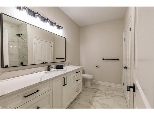 677 Stanley Street, Port Colborne, ON - Indoor Photo Showing Bathroom