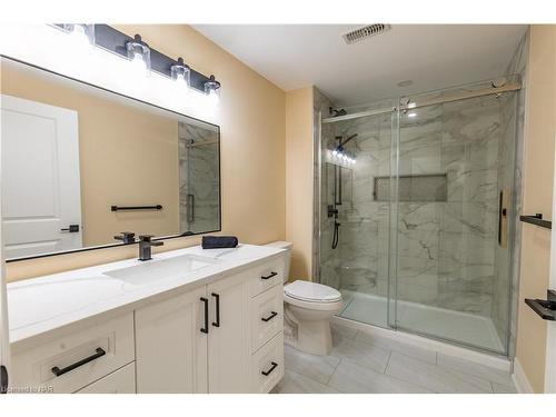 677 Stanley Street, Port Colborne, ON - Indoor Photo Showing Bathroom